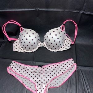 NWOT VIctoria’s Secret bra and panty set